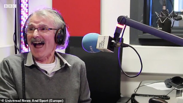 Радиоведущий 44 года вел эфир для своей жены