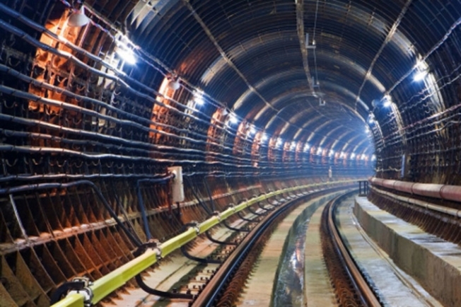 В Харькове планируют пустить в метро поезда-«трубы»