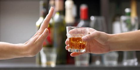 Відмова від алкоголю: медик пояснила, що відбувається з організмом