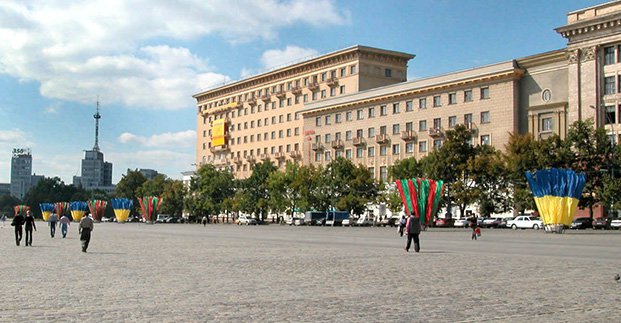 В воскресенье перекроют часть площади Свободы. На улице Дмитриевской запрещается движение транспорта