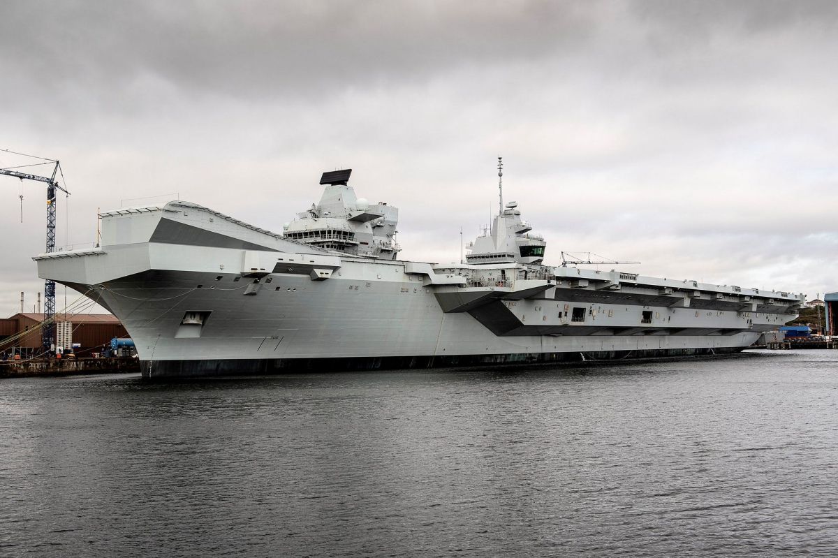 Великобритания отправила “в море” свой второй авианосец (ФОТО)