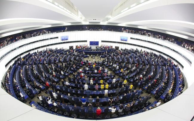 Европейский парламент принял сенсационную резолюцию о Пакте Молотова-Риббентропа