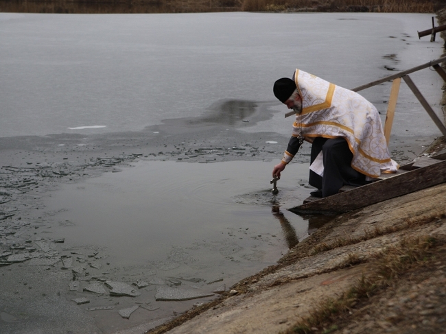 В Харькове освятили всю водопроводную воду