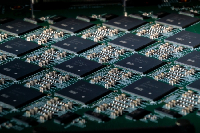 Intel представила самый мощный нейроморфный процессор