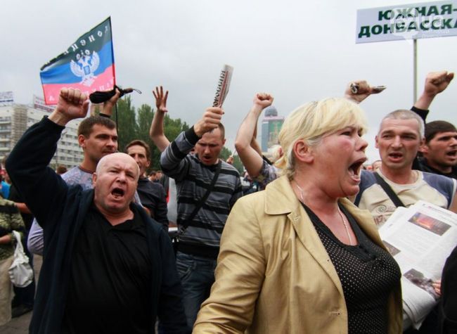 Двом депутатам сільради на Донеччині, які причетні до організації псевдореферендуму у 2014 році, повідомлено про підозру