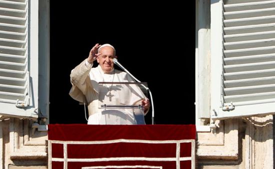 Папа Римський вперше з початку епідемії звернувся до вірян з вікна Апостольського палацу