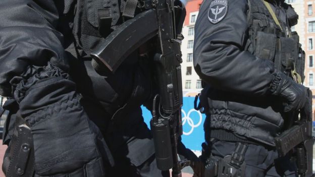 В Росії спецназ застрелив чоловіка, який вкрав чотири рулони шпалер