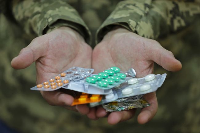 Як безкоштовно отримати ліки українським захисникам?
