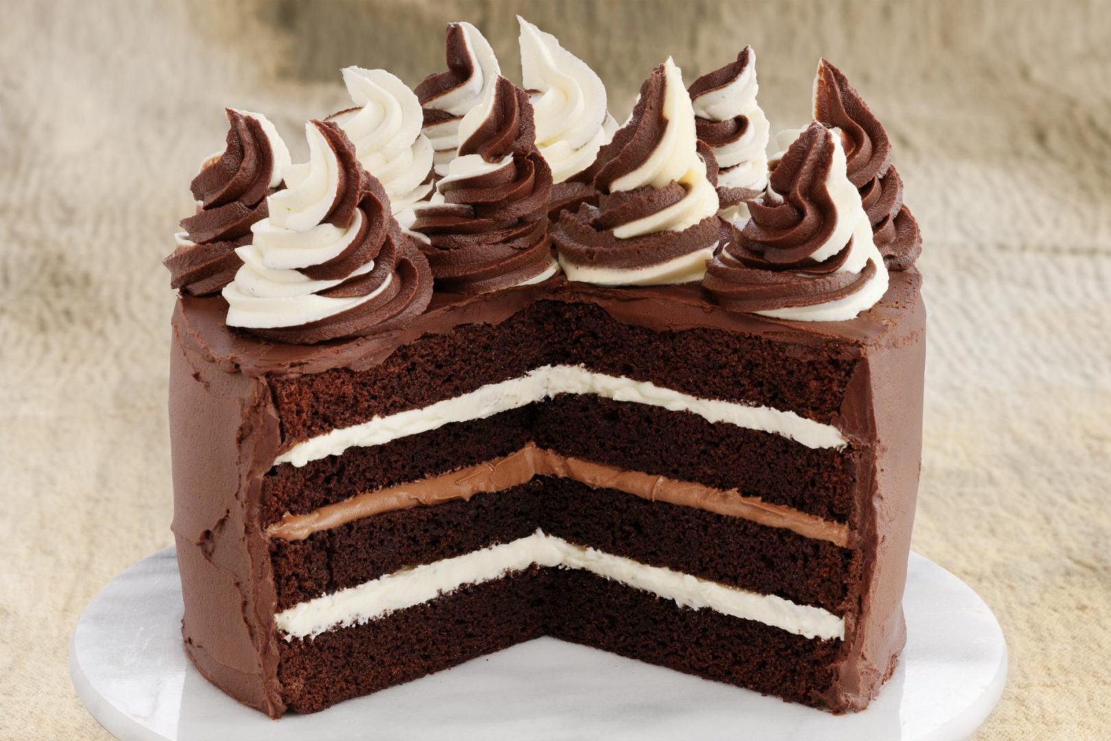 Тройной шоколадный торт