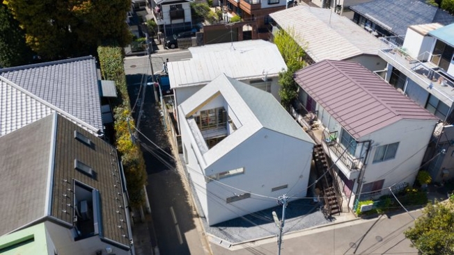 Будинок-кабріолет: в Японії зявився будинок з відкидним дахом – фото