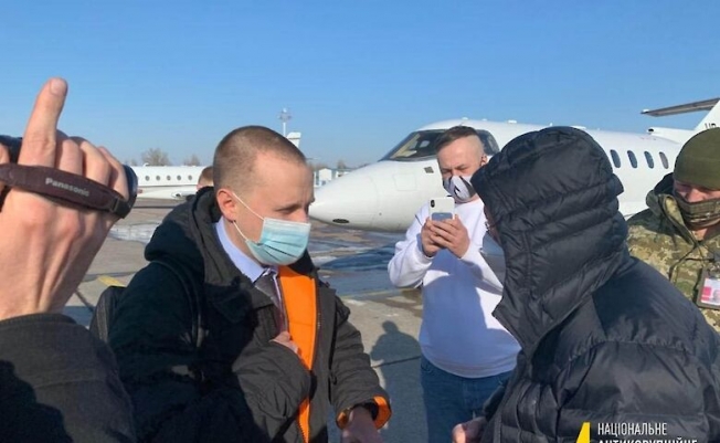 Топ-фигуранта дела ПриватБанка сняли с чартера при попытке вылета из Украины
