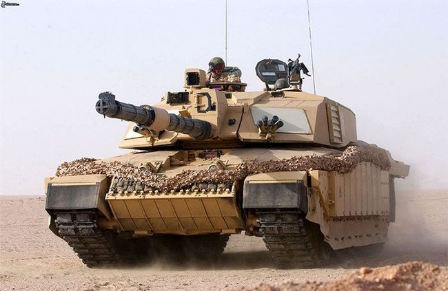 Военное командование Индии заявило о бесполезности российских танков Т-90 против китайских танков