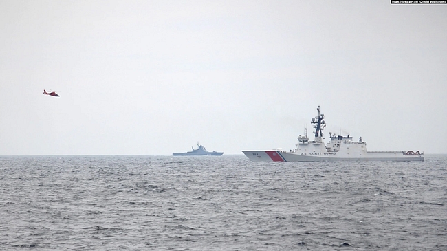 Російські кораблі заважали навчанням суден України і США в морі біля Одеси – прикордонники