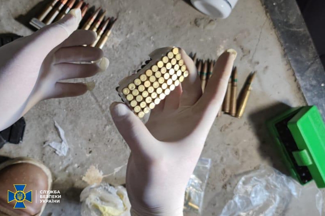 СБУ попередила контрабанду в Україну комплектуючих до автоматичної зброї