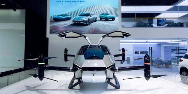 В Китае представили двухместный электролет со скоростью до 130 км/ч
