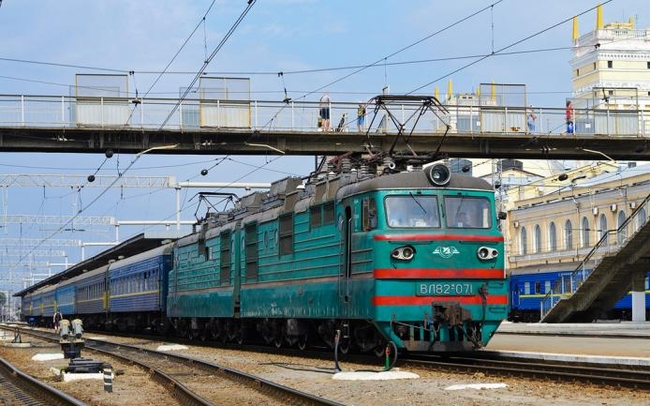 На святкові вихідні призначені додаткові потяги через Харківщину