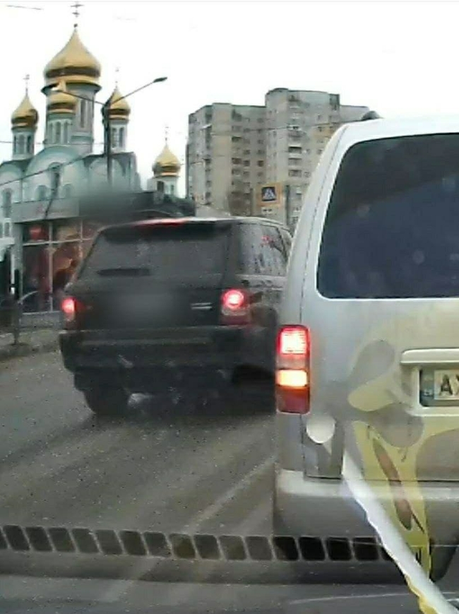 Патрульные оштрафовали водителя Range Rover, систематически нарушающего ПДД в Харькове (ФОТО)