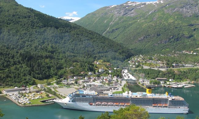 Норвегия закрывает границы и порты для российских грузовых судов и яхт
