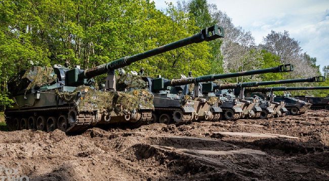 Польша передаст Украине 18 самоходных артиллерийских 155-мм установок «AHS Krab»