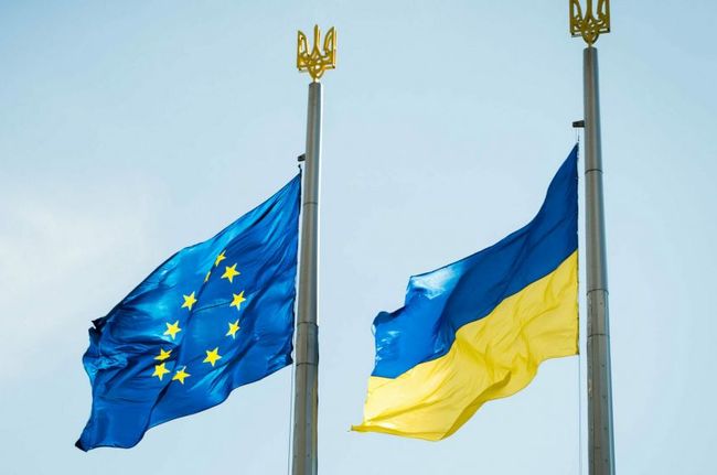 Лідери ЄС домовились посилювати санкції проти РФ і продовжувати військову допомогу Україні