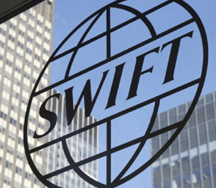 У росії банки переходять на китайську систему CIPS через блокування SWIFT. Що це змінить
