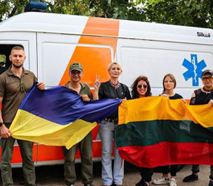 Литовські волонтери продовжуть постачати автомобілі для силовиків України