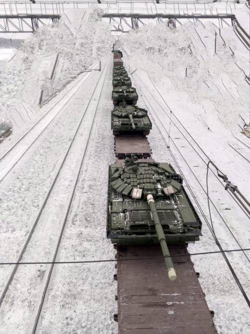К сказкам про то, что вот сейчас россиюшка как сделает 1200 танков