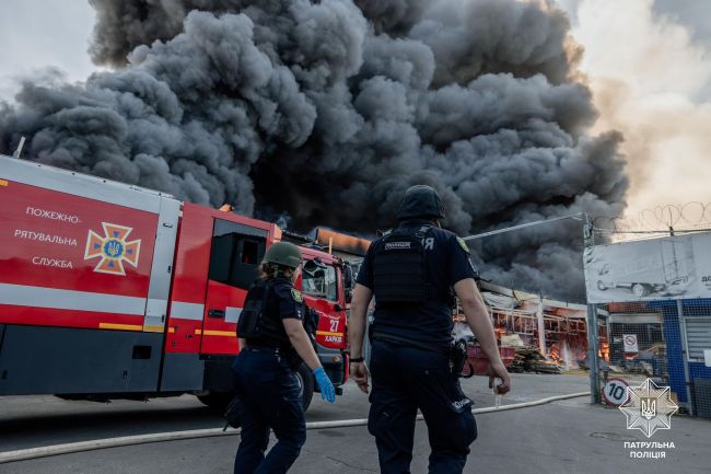 Кількість загиблих через ворожі авіаудари по гіпермаркету «Епіцентр» зросла до 12