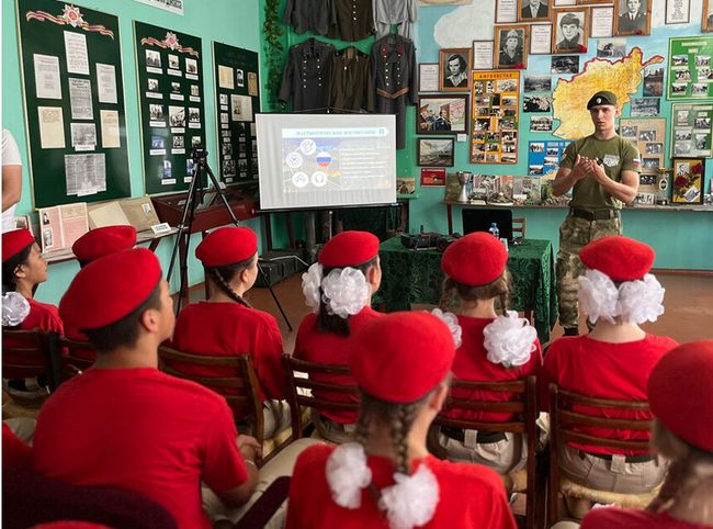 Отдых детей «днр» в военных лагерях