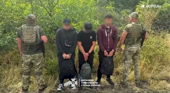 Троє одеситів, керуючись підказками з телеграму, намагалися потрапити полем до Молдови, - ДПСУ