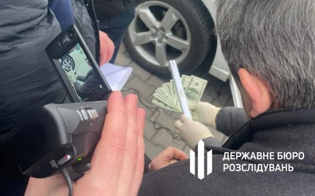 За матеріалами ДБР судитимуть двох посадовців Держпродспоживслужби, які вимагали хабарі з лабораторій ринків Волині