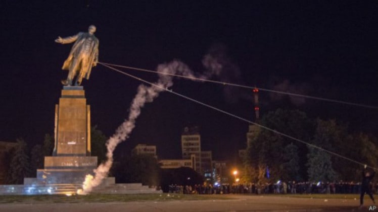 28 вересня 2014 року в Харкові було повалено один з найбільших памятників леніну в Україні